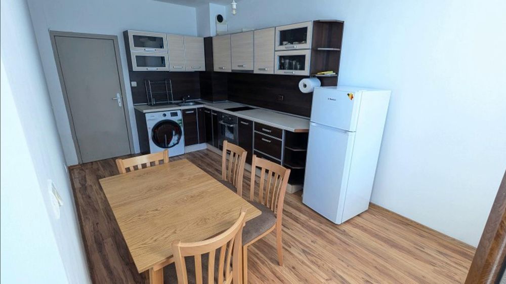 Дава се под наем Тристаен апартамент в София, Красно село - 90 кв.м за 700 € - Снимка #1