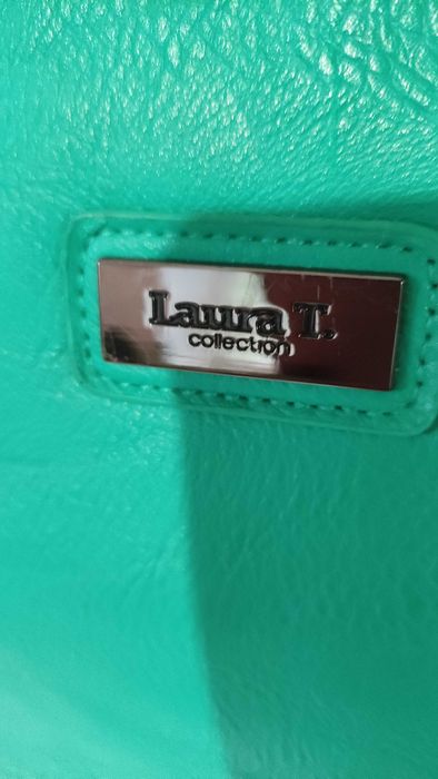 Кожена дамска чанта в зелено