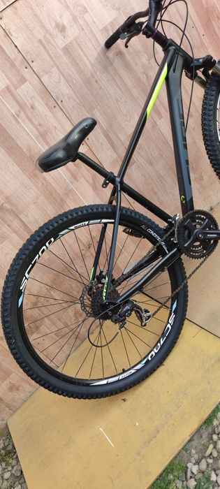 Bicicleta Cannondale, CUBE