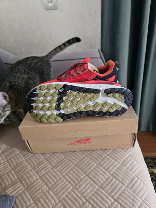 Кроссовки outriad 2. Размер 45. Маломерят.