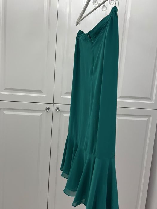 Vand costum pentru femei