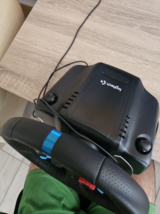 Logitech G29 с педали – почти нов, използван само 5,6 пъти!