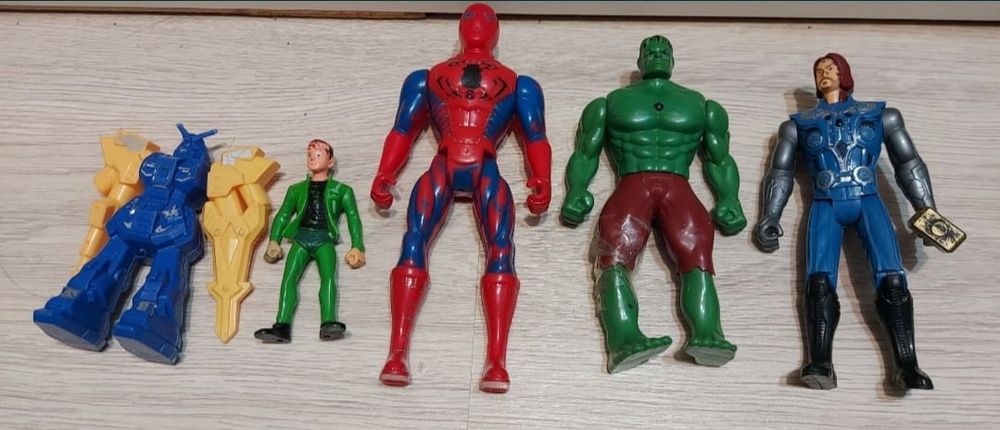 Машинки и солдатики для детей