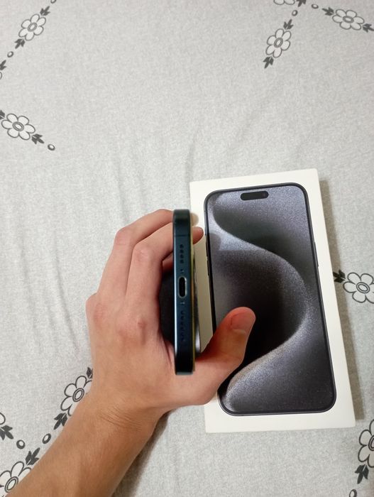 Продам срочно iphone 15pro max 256gb