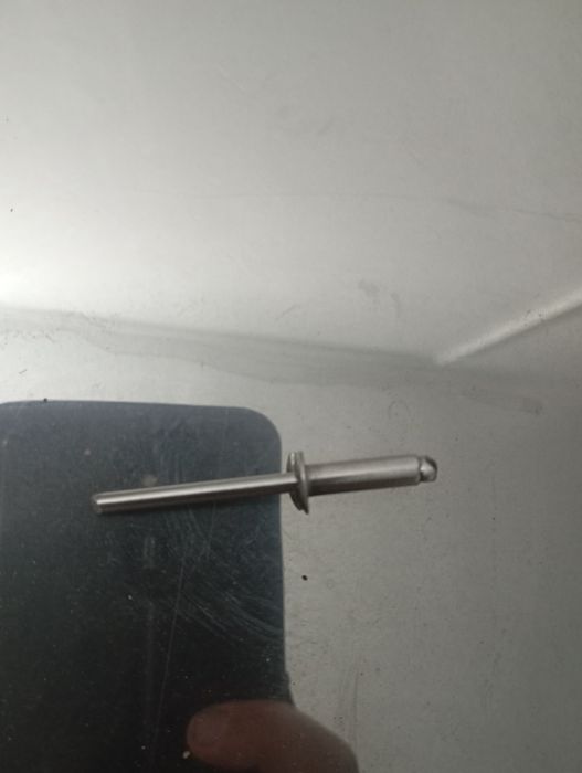 Заклёпка вытяжная