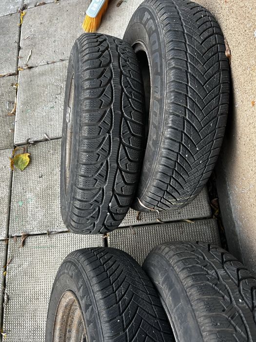 Зимни гуми с джанти 155/80/13