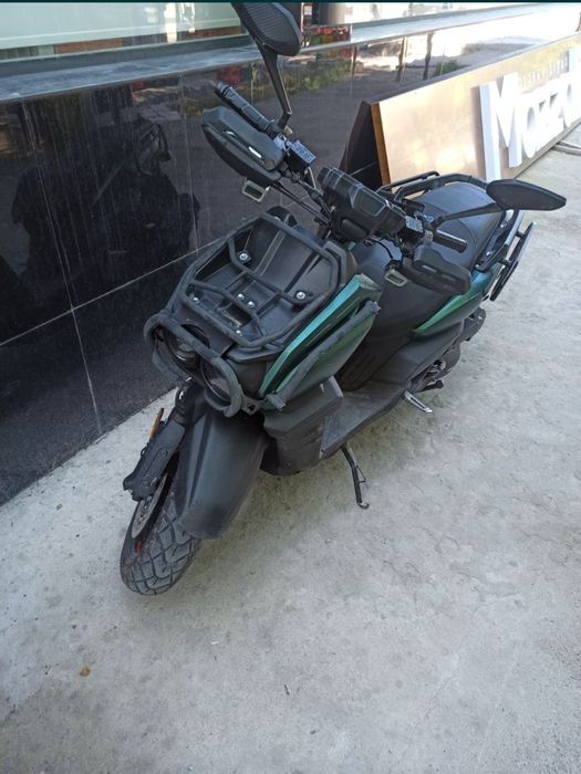 Sroʻchni sotiladi skuter Tank GST