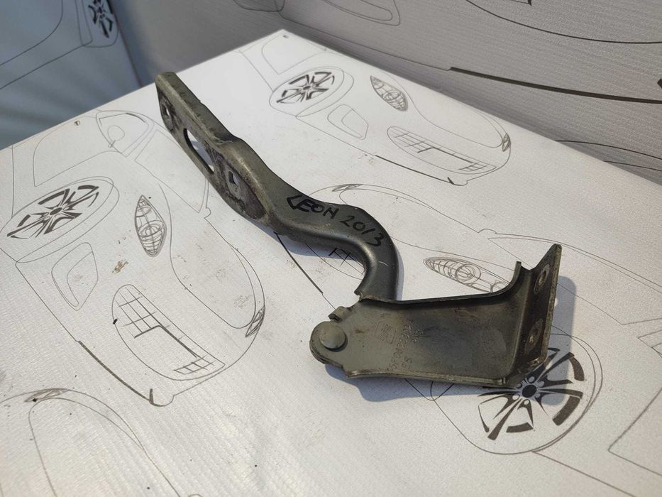 Balama Capotă Dreapta Seat Leon (5F) 2012–2019 / Cod OEM 5F0823302A (5D2)