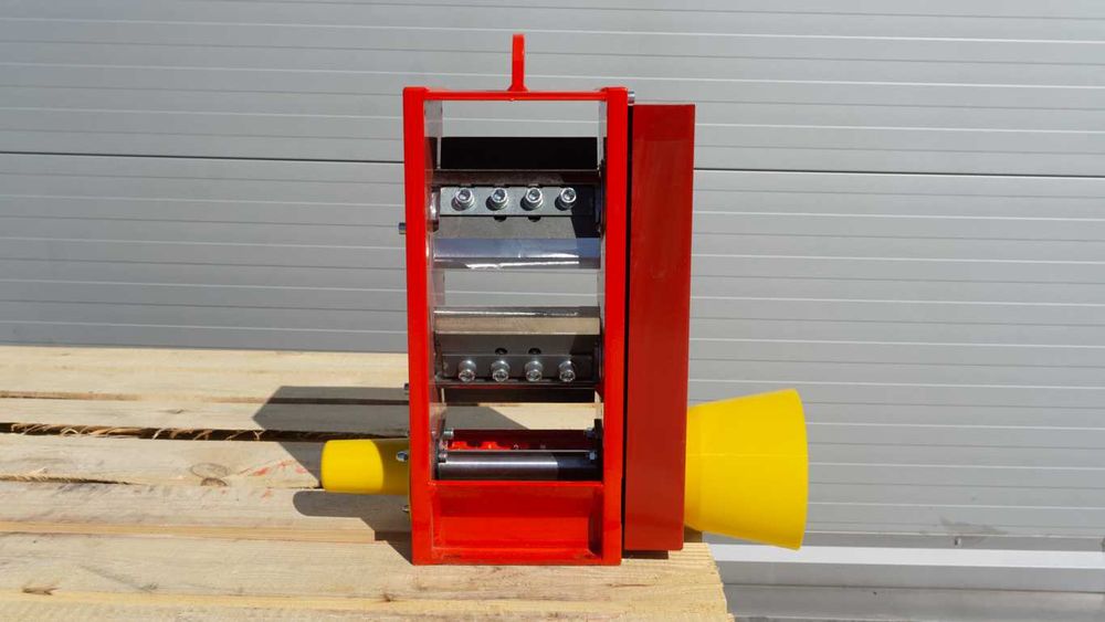 Sistem de taiere pentru contstruire tocator crengi R120