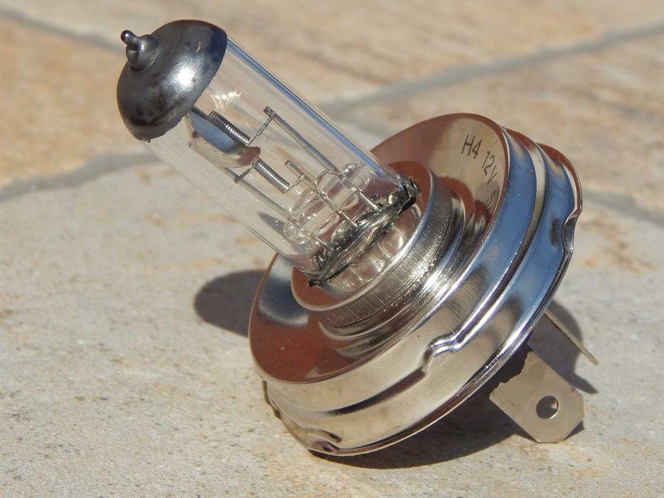 Bec auto halogen H4 12V 60/55W P45T Osaka Japonia cu ambalaj