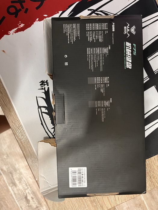 Обменяю клавиатуру aula f75 с кастом кейкапами