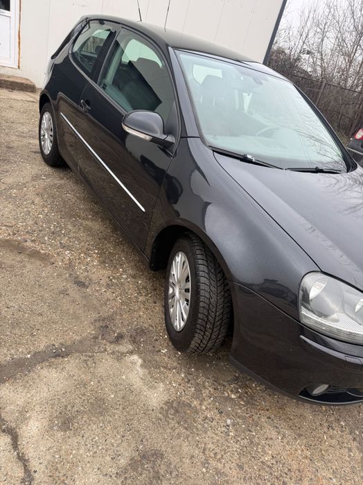 Vând Volkswagen Golf 5