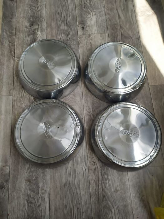 Продам колпаки форд Е350