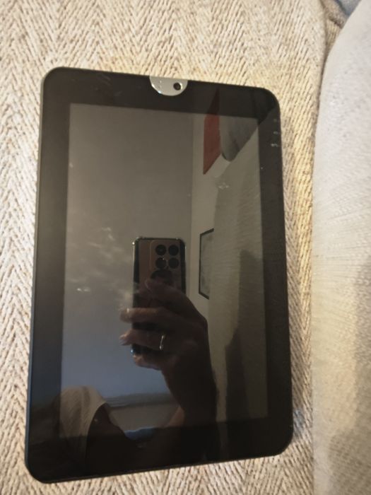 Телефон работещ с напукано стъкло