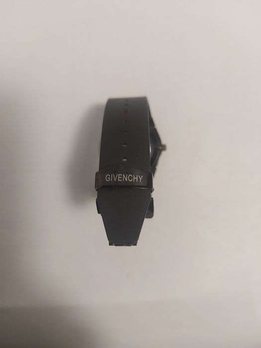 Мужские наручные часы GIVENCHY