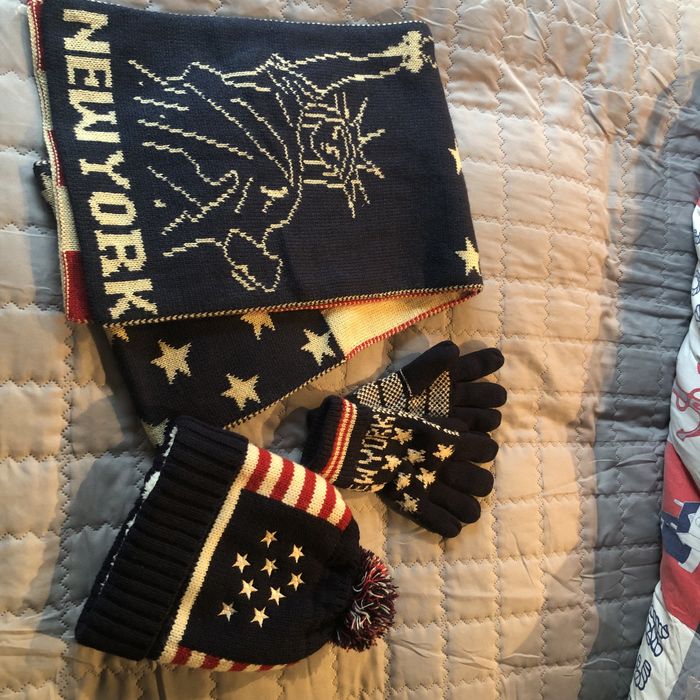 Шапка,шал и ръкавици -американското знаме