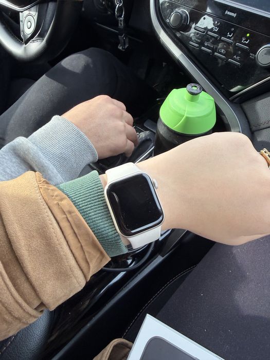 Apple watchSE, 40mm , оригинал