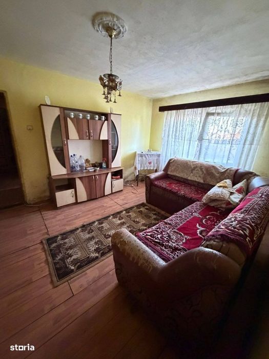 De vanzare apartament cu 2 camere situat la parter, Pret: 34.900euro