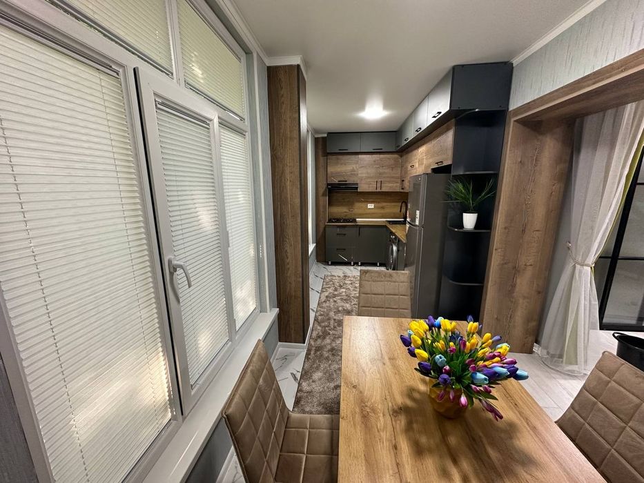 Хамза метро 2в3/3/4 Чиланзар-1 квартал ЕвроЛюкс Балкон2х6 Продаётся