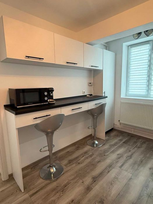 Apartament de vanzare cu 2 camere, ultracentral, decomandat.