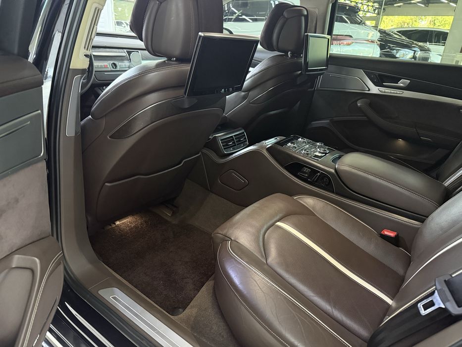 Audi A8 Long 4.0 turbo 700 лс