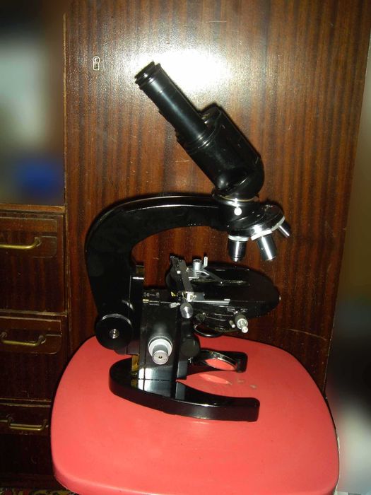 Продам профессиональный микроскоп МБИ-3. В Бинокулярном исполнении.