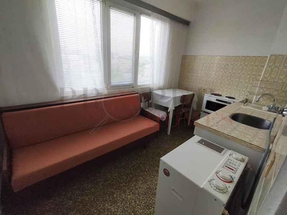 Дава се под наем Двустаен апартамент в Велико Търново, Бузлуджа - 50 кв.м за 178.5 € - Снимка #1