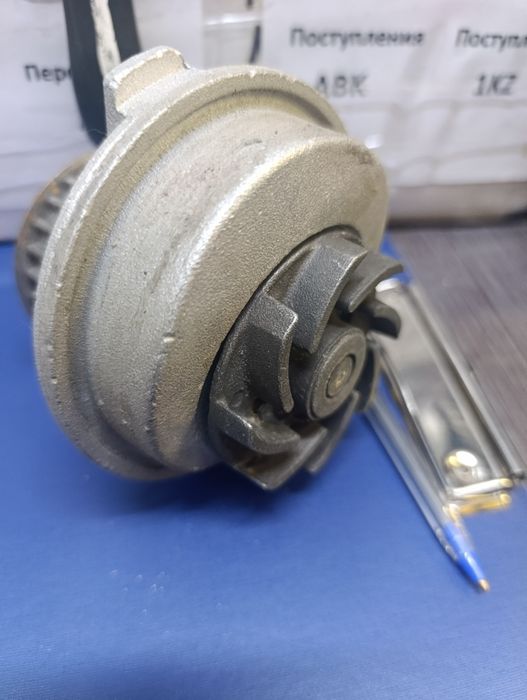 Продам  помпа водяная автомобильный