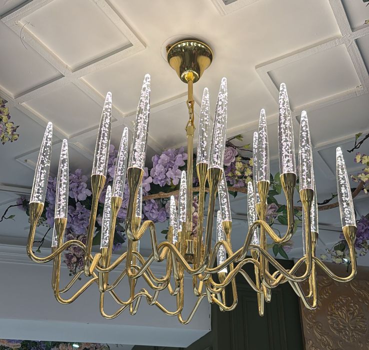 Продам люстры и бра