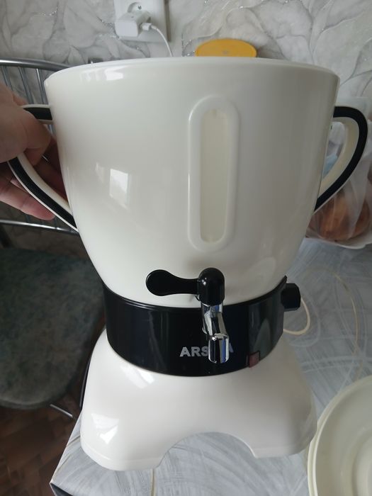 Электросамовар новый.