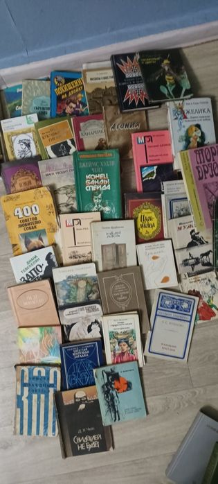 Книги разных жанров