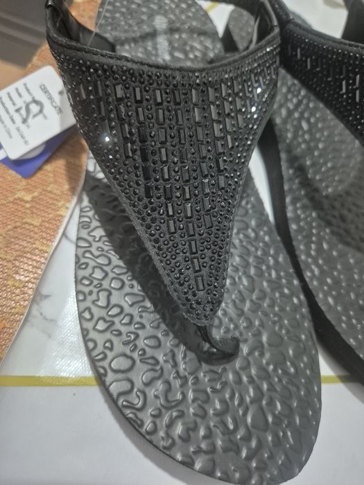 Продам стильные сланцы с стразами