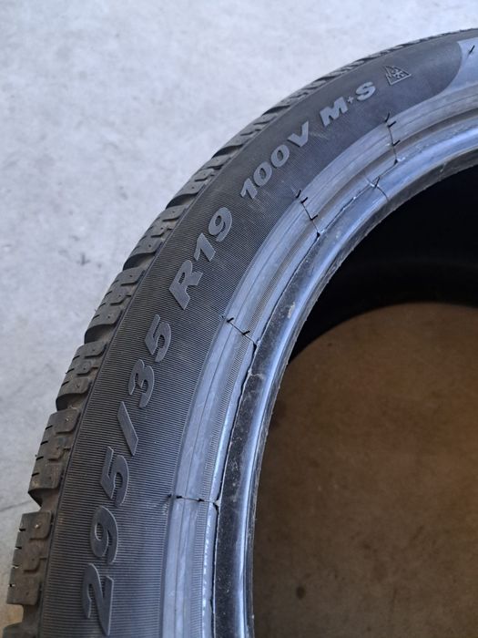 2 anvelope iarnă 295 35 r19 Pirelli