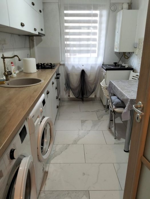 Închiriez apartament cu două camere!!!