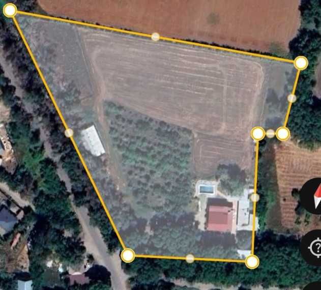 Продам дом, с большой территорией