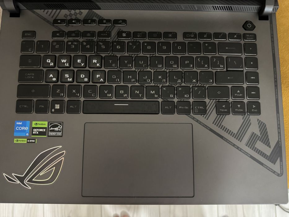Asus rog strix 16