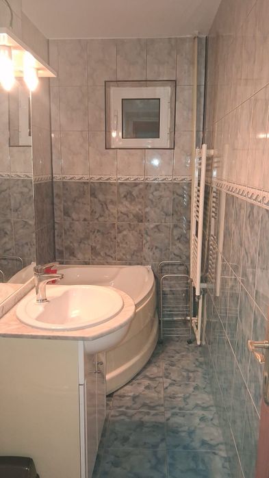 Vind 2camere decomandate etaj 1