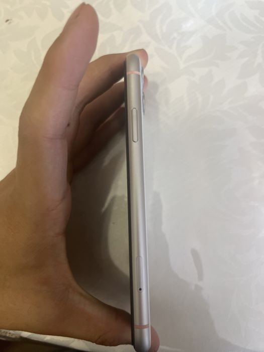 Айфон 11 в хрошем состянии