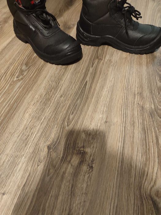 Работни обувки с бомбе