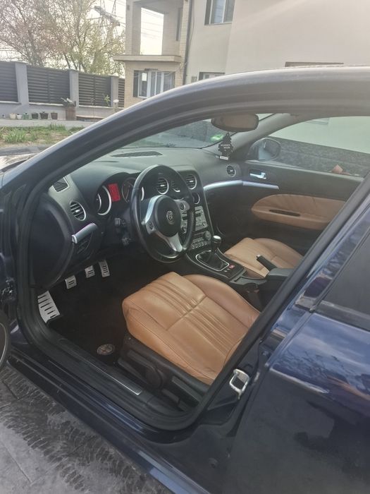 Vând alfa romeo 159