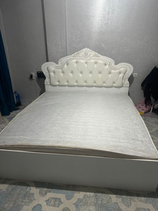 Продам кровать для спальной