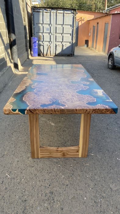 Кухонный стол из массива