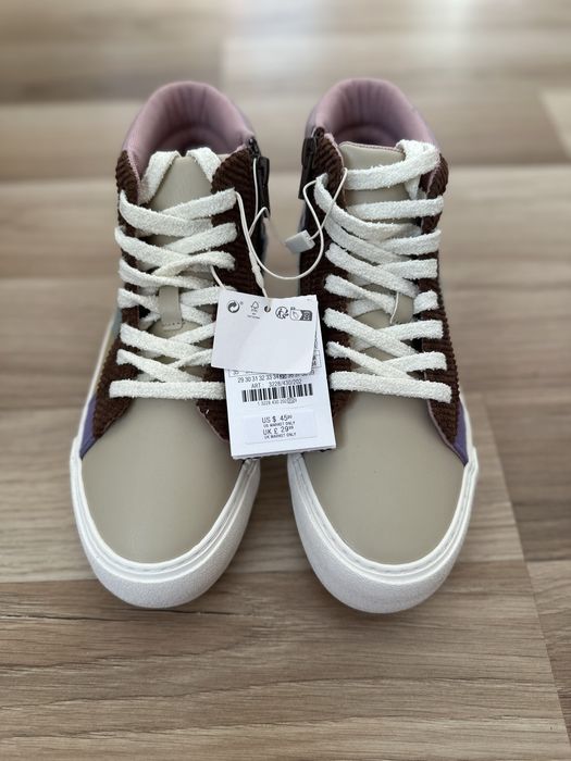 Нови детски  кецове за момиче