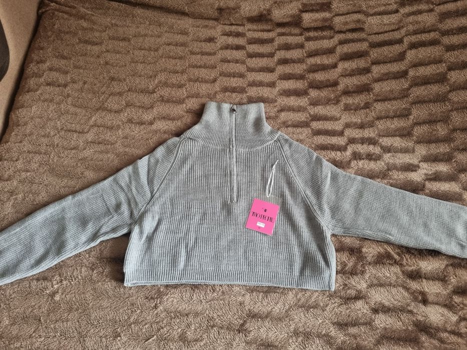 Кофта новая. Укороченная, до 50 размера.