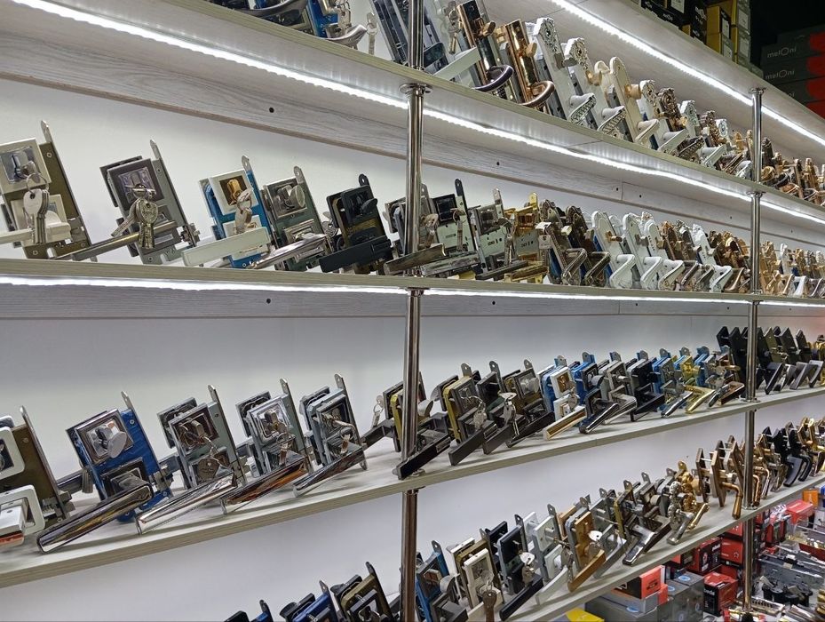 Zamok ochish eshik ochish 24/7  qulf ochish zamok remont qilish