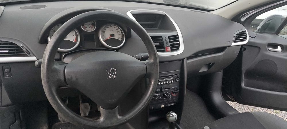 Peugeot 207 1,4 i , Пежо 207 на части! 
Февруари 2009