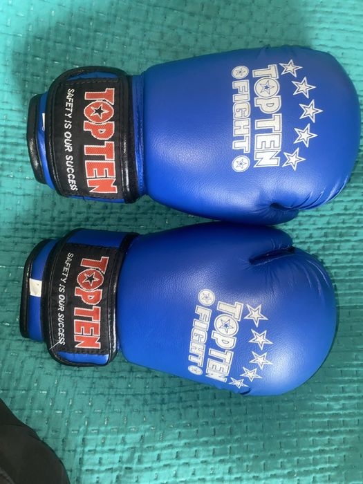 Продам перчатки для бокса