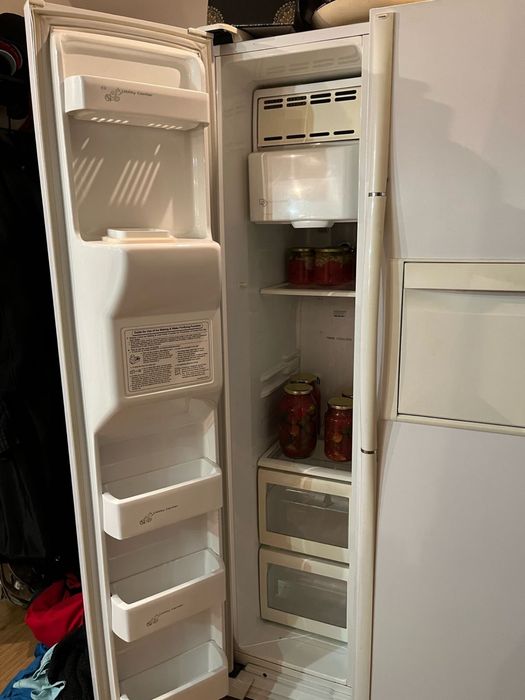 Холодильник Samsung