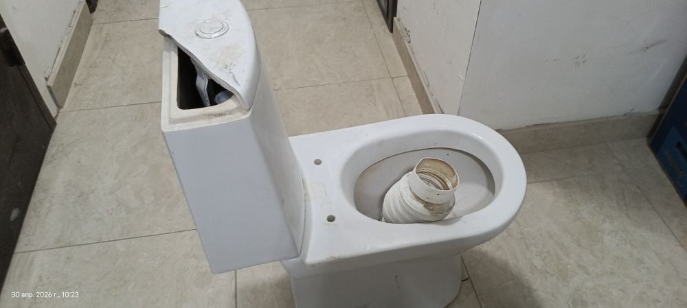 Продам унитаз для ремонта