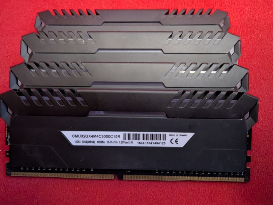32GB (4x8GB) Corsair Vengeance LED RED | DDR4-3000 @DDR4-3200 CL16 | DDR4 RAM памет за AMD AM4 и за Intel системи